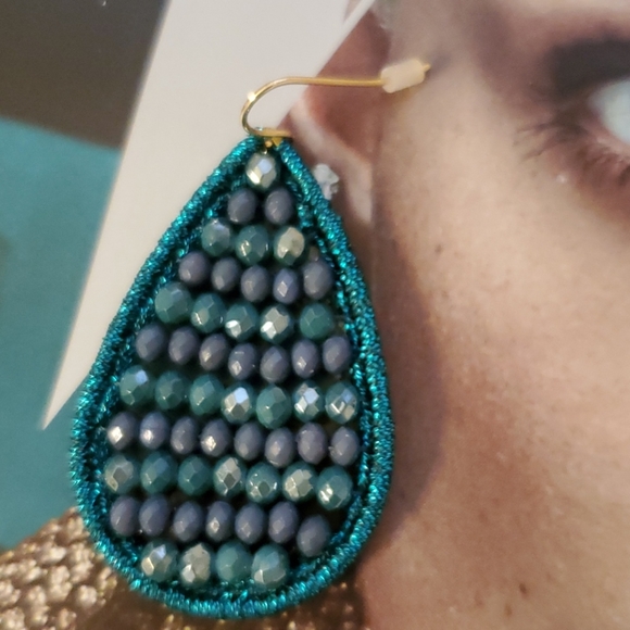 Teal green beads long earrings NEW - Picture 2 of 5